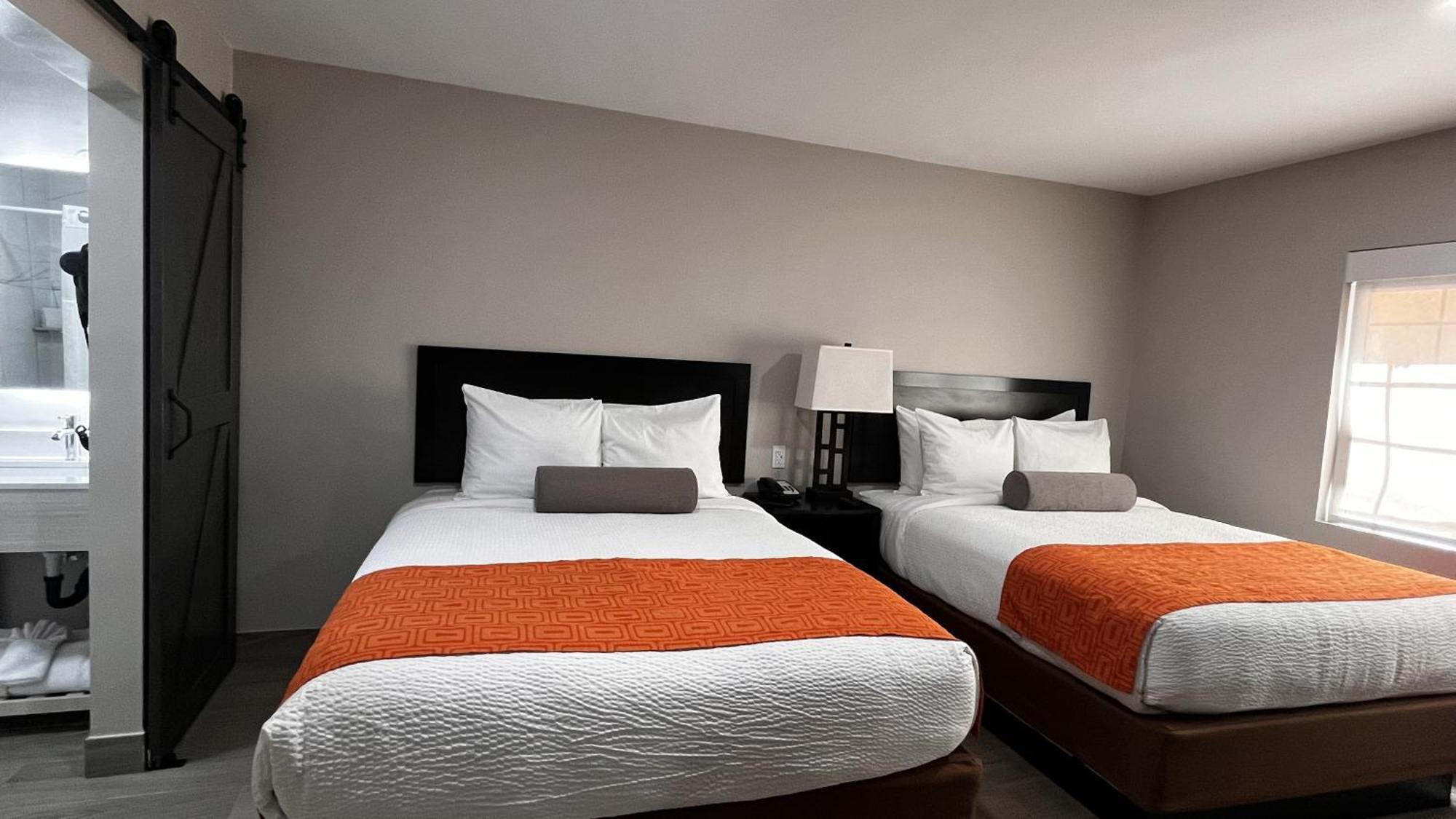 Motel Howard Johnson By Wyndham West 2*