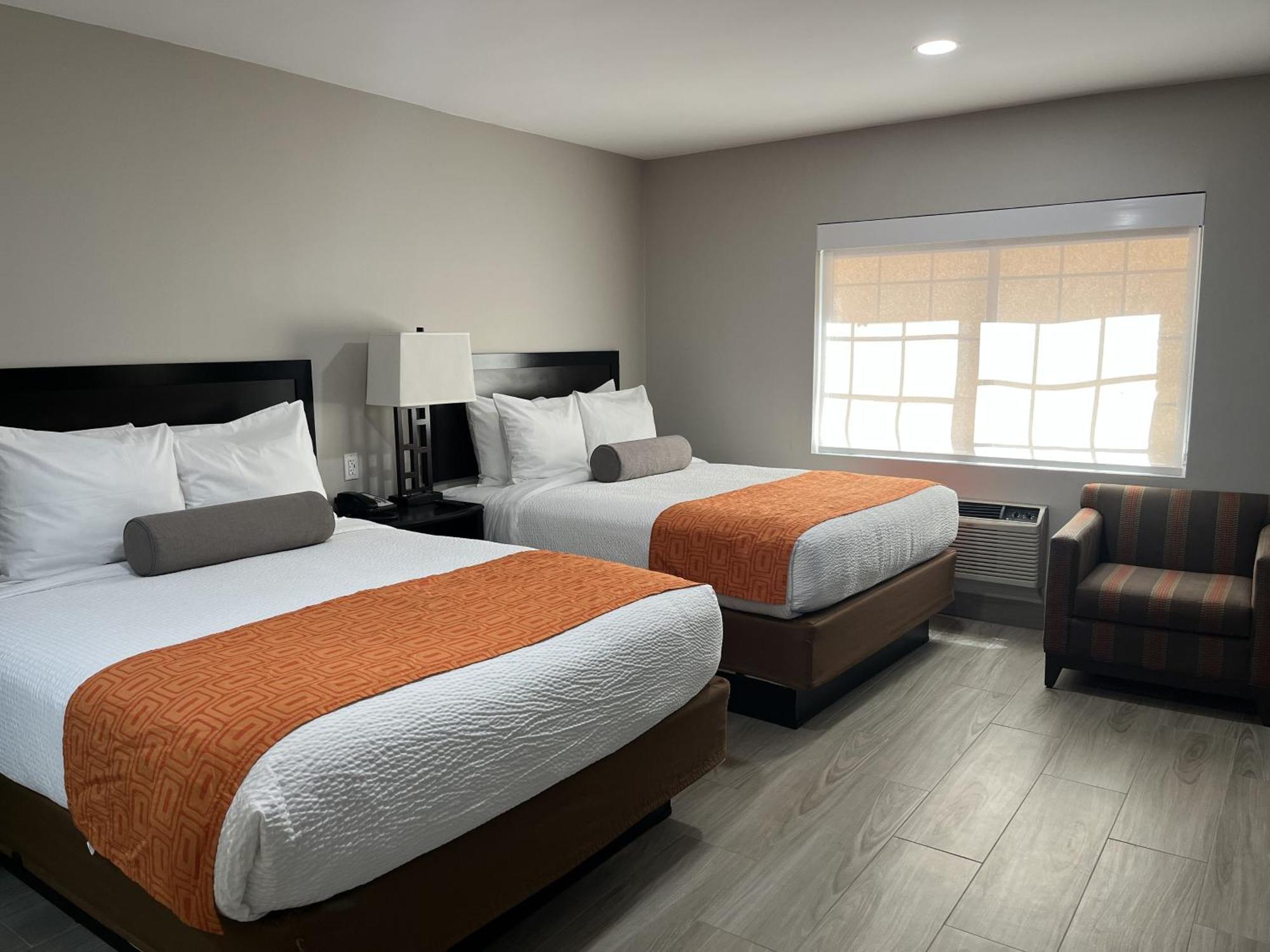 Howard Johnson By Wyndham West 2*